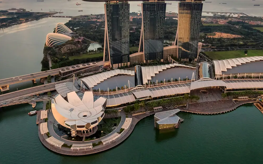 Marina Bay Sands and the Singapore skyline at dusk
