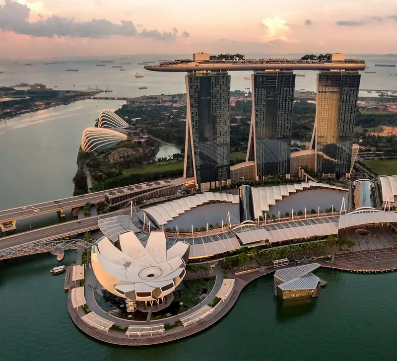 Marina Bay Sands and the Singapore skyline at dusk