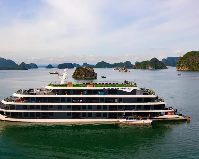Overnight cruise, Ha Long Bay
