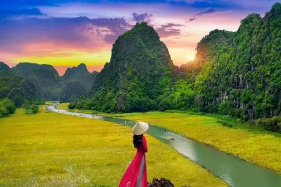 Ninh Binh: Hoa Lu and Tam Coc boat ride